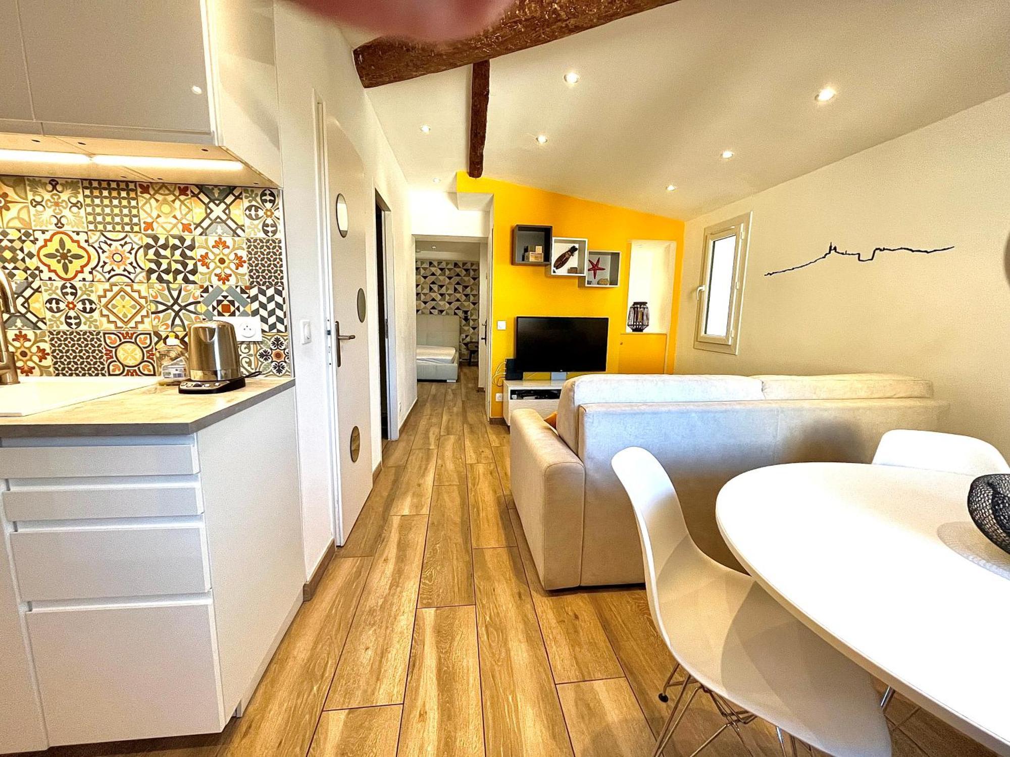 • Le Soleil Du Panier • Coeur Historique Apartment มาร์กเซย ภายนอก รูปภาพ